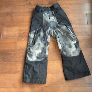 Obermeyer snow pant, excellent condition size 8 teen